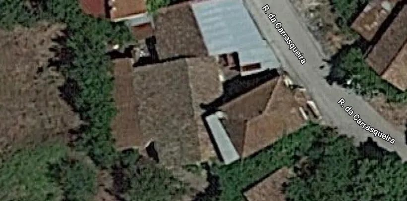 Casa usada com grandes áreas de terreno