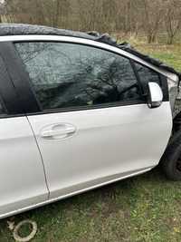 Komplet Drzwi prawe toyota yaris iii, 040, biale