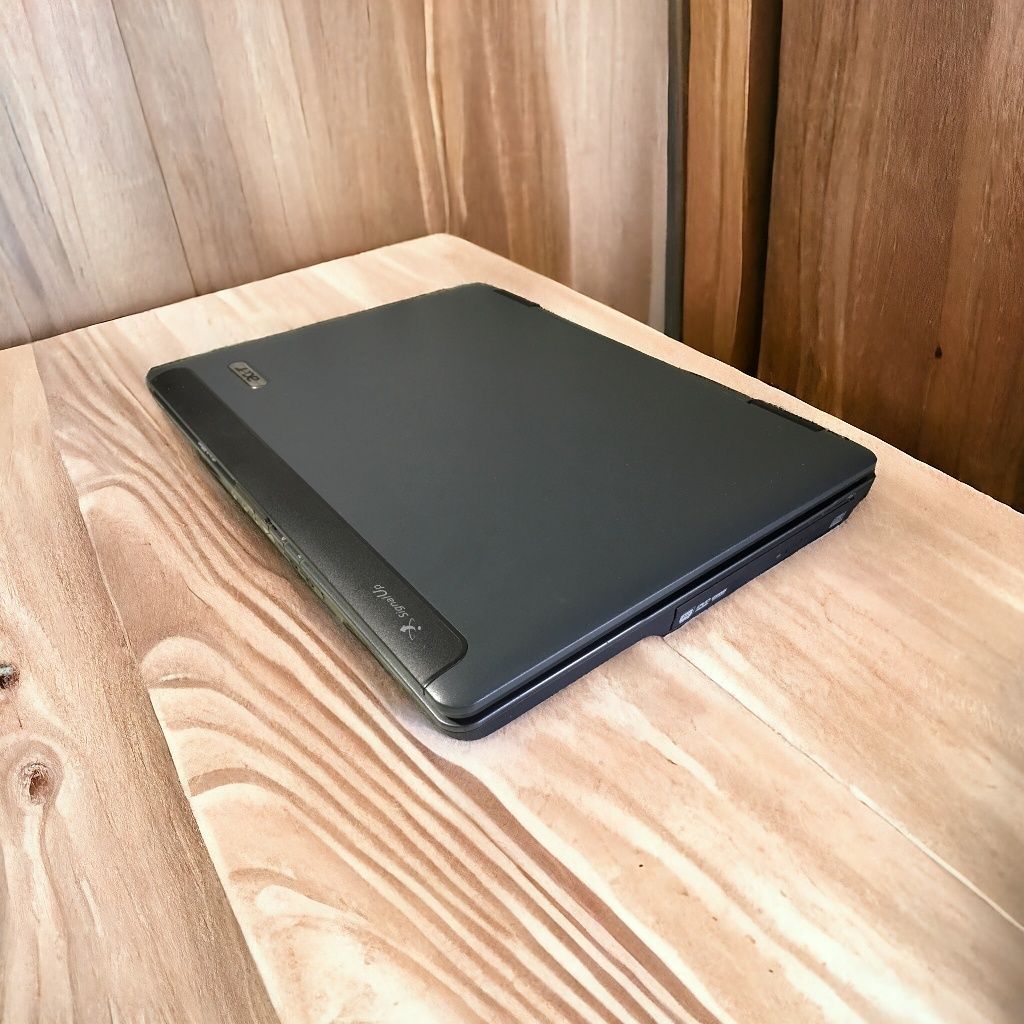 Ноутбук ACER Nvidia GeForce 4gb 15.4" экран