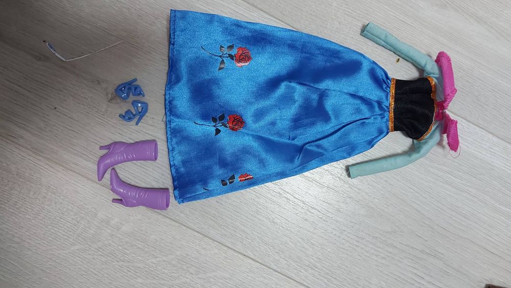 Барбі ,Кен ляльки ,пупси