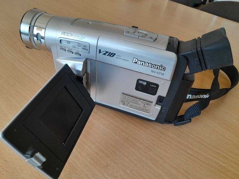 Відеокамера Panasonic NV-VZ18
