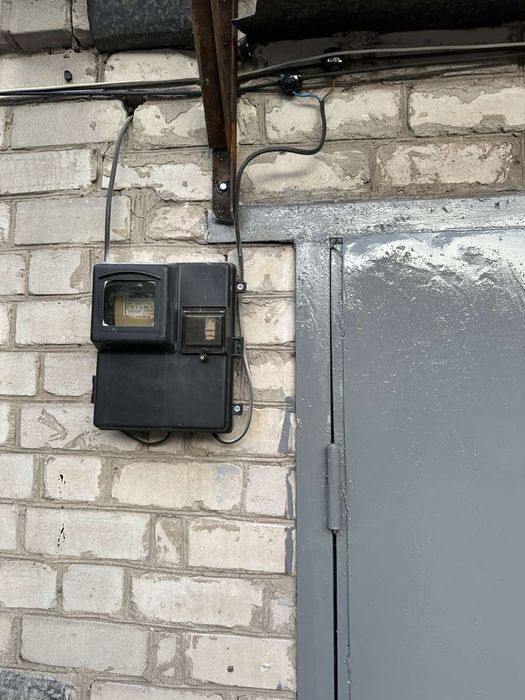 Оренда. Капітальний гараж. Тополя 1 Аренда капитальный гараж Тополь 1