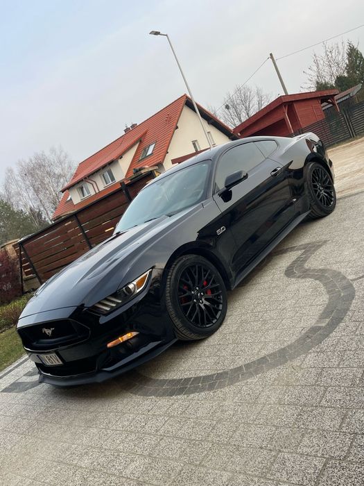 Ford Mustang GT manual