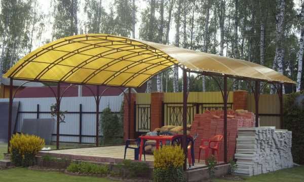 Листовий полікарбонат стільниковий і монолітний. Висока якість.