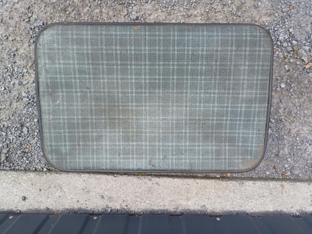 Stara walizka w kratę PRL vintage retro neseser