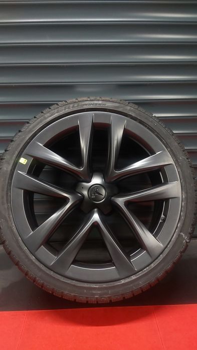 Koło Felga Opona 295/30R21 PIRELLI Tesla S Plaid 2021+