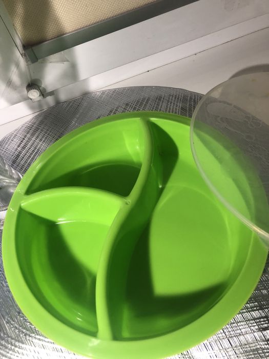 Менажниця з кришкою