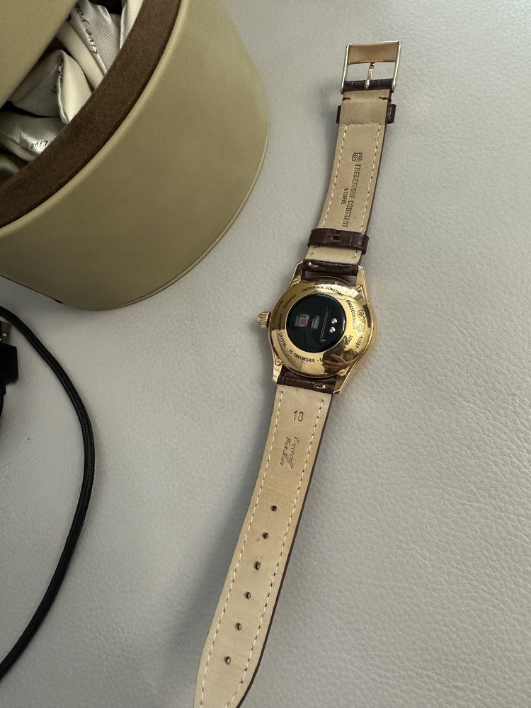 Продам женские смарт часы Frederique Constant Smartwatch FC-286CD3B4