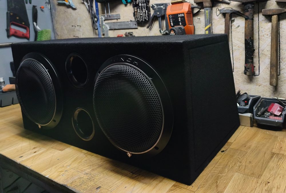 Skrzynia Basowa 2x Rockford P2-10d4 , 600w rms 1ohm , 2x4ohm 25cm 10"