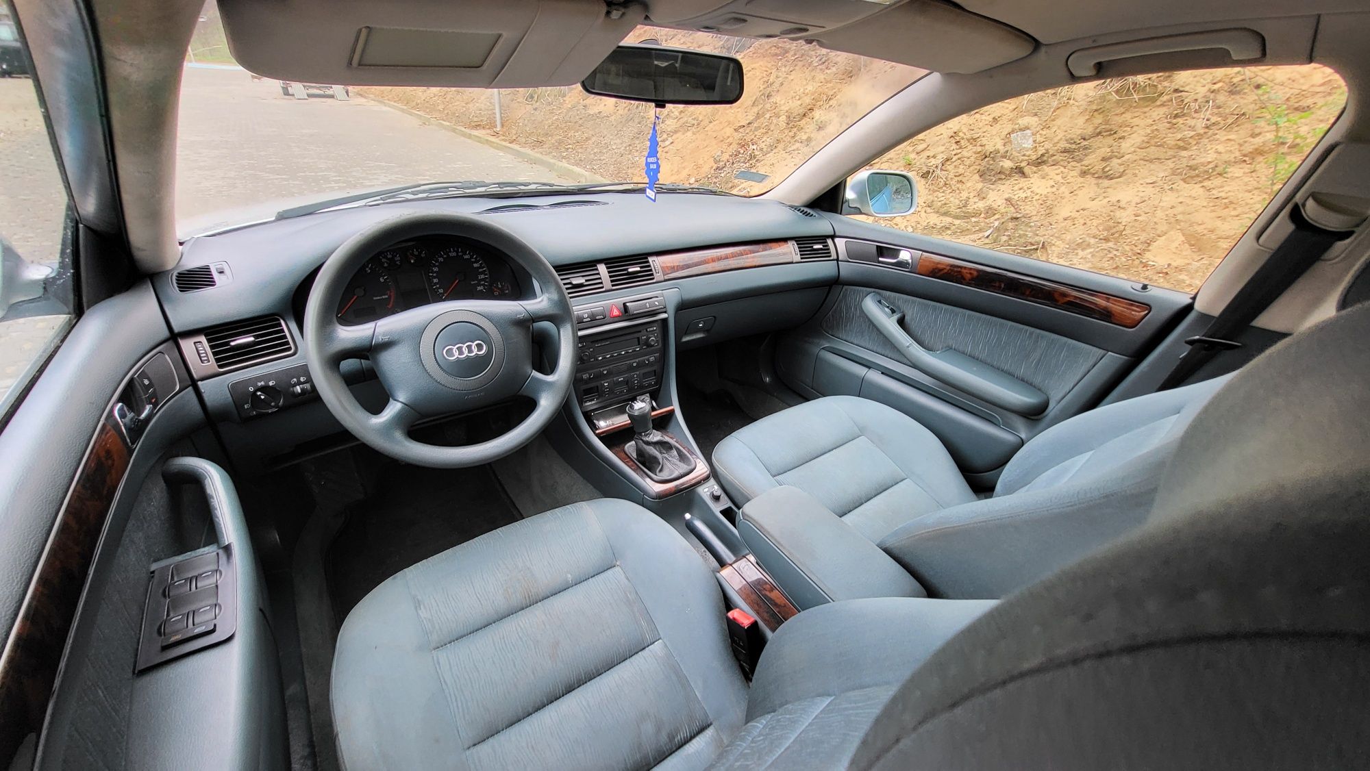 Audi A6 c5 / 2.4 V6 165km / kombi, sprawna