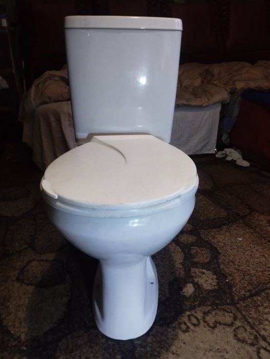 Унітази,комплекти,бачок