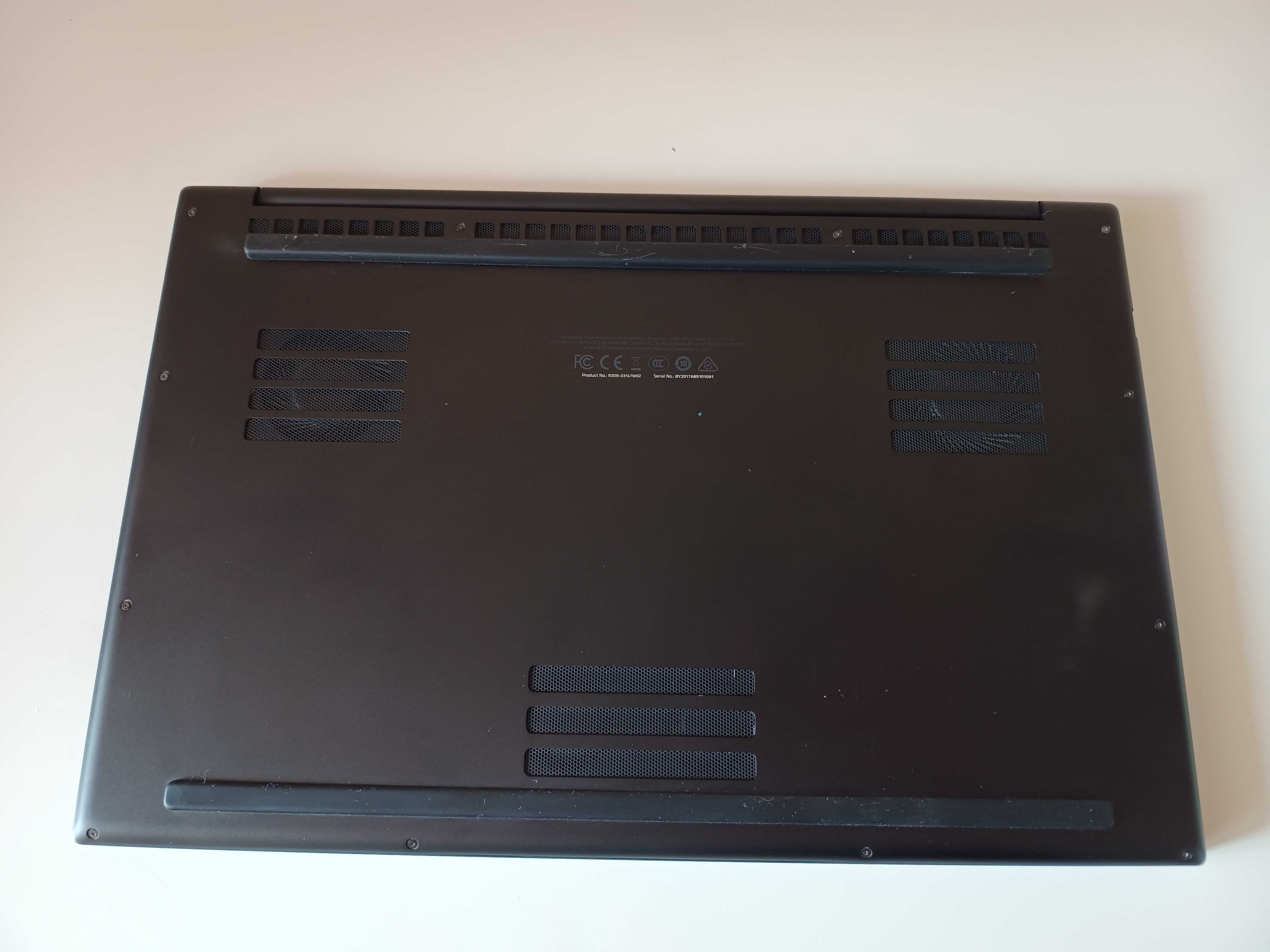 Razer Blade Pro 17  i7-8750H 64Gb nVIDIA RTX2070 Max-Q 8Gb SSD1T 300Hz