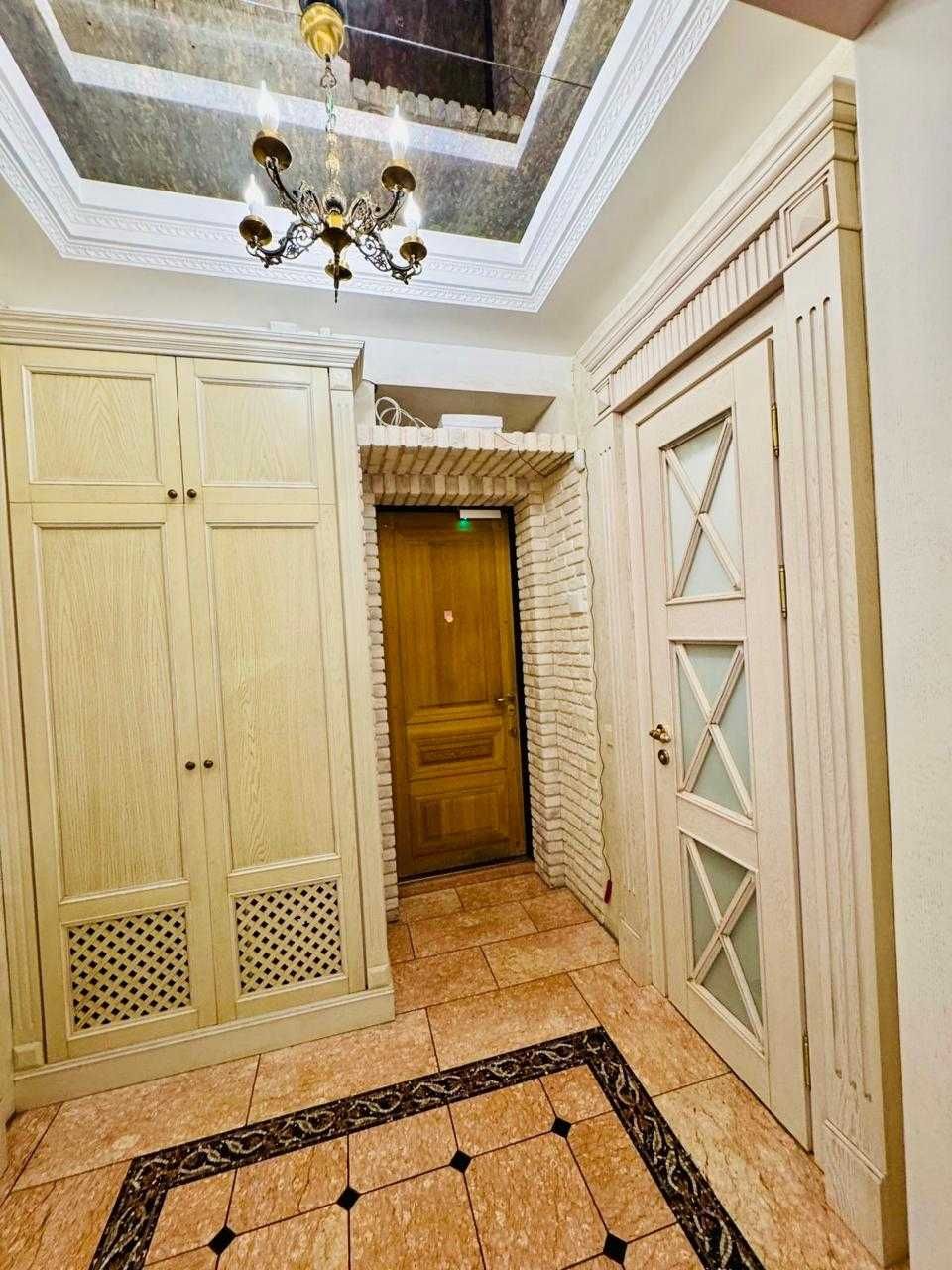 Ярославська 28, офіс квартира, Поділ