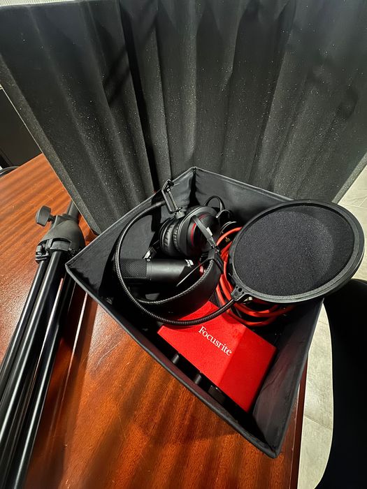 Conjunto Scarlet Focusrite Studio