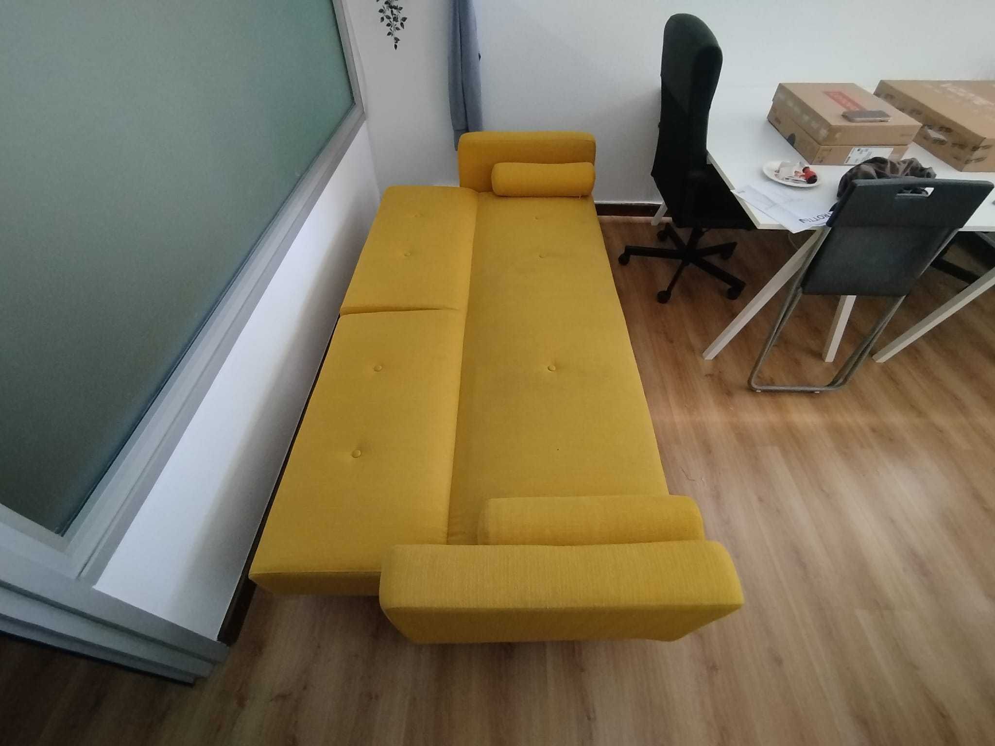Sofa bed amarelo