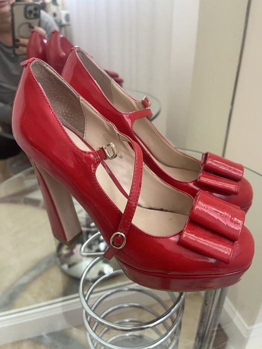 Босоніжки жіночі