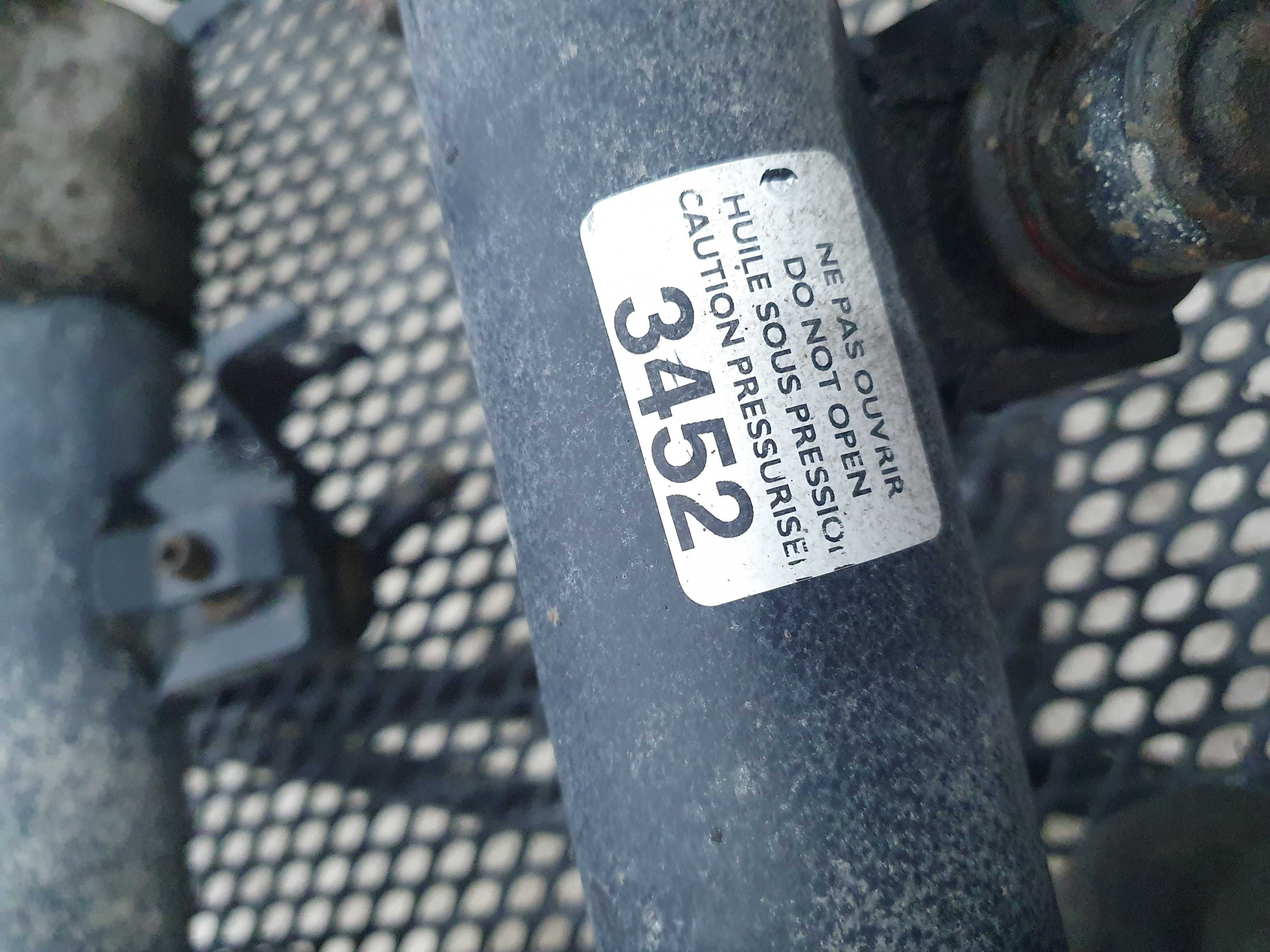 Amortyzator sprezyna przod Citroen c4 1.6 hdi komplet