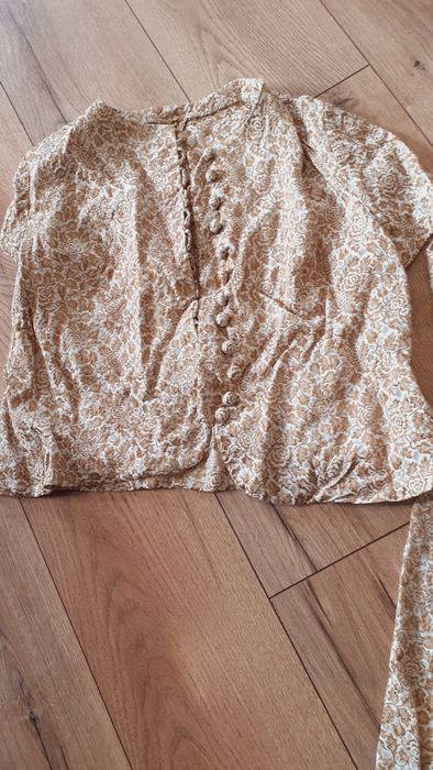 Sukienka i takie bolerko z prl do nagrań filmowych lub innych