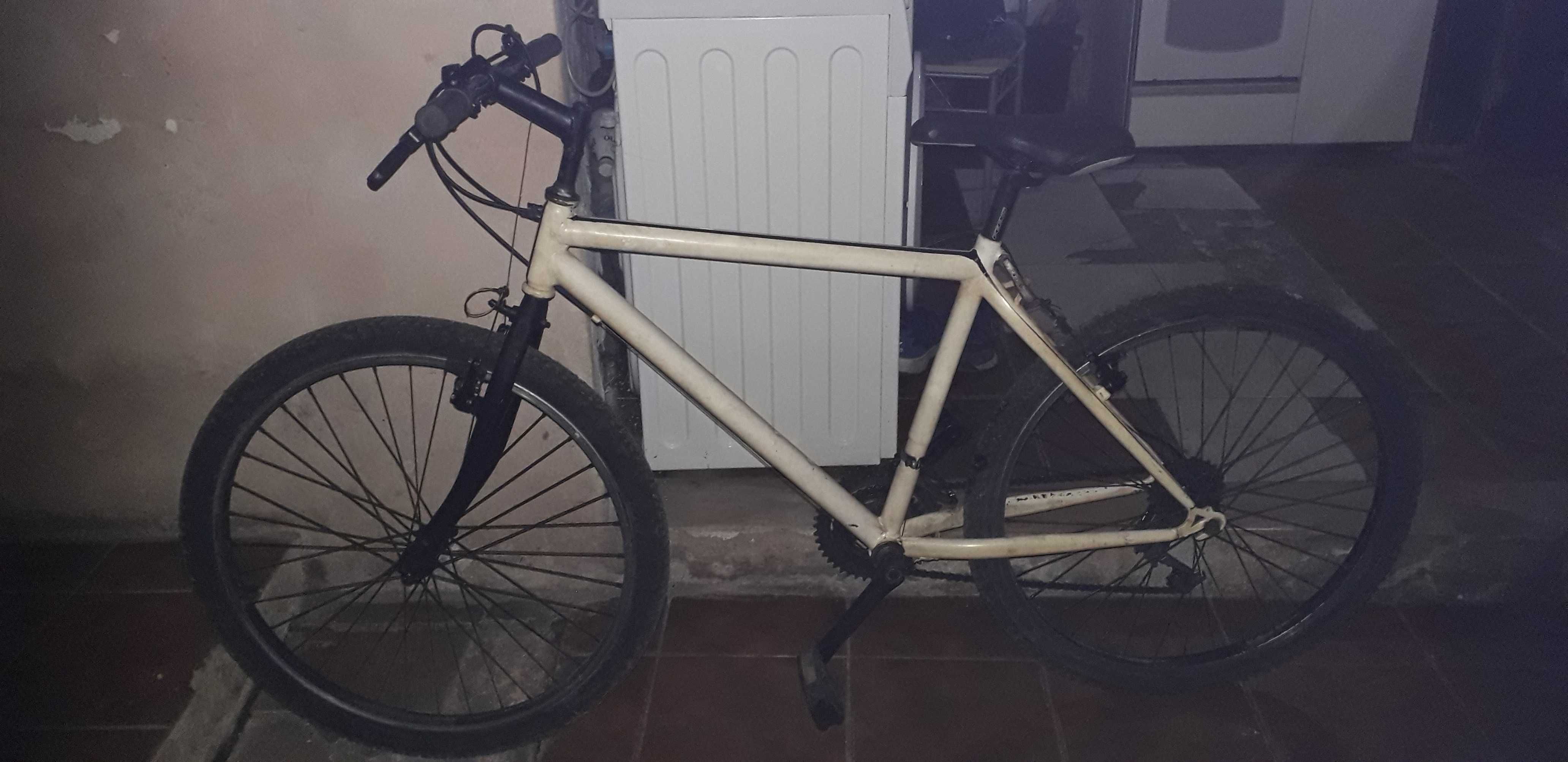 Bicicleta usada para venda