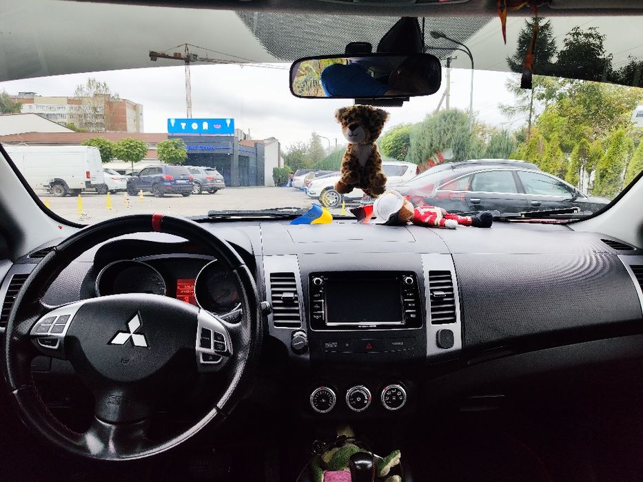 Mitsubishi outlander XL