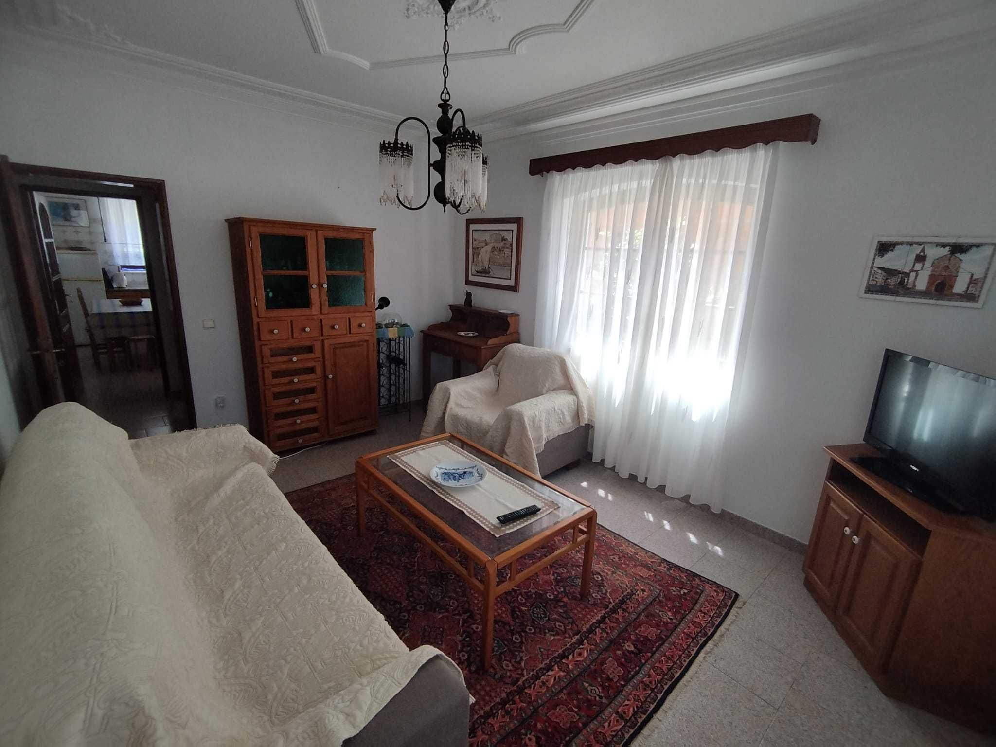 Apartamento T2 para Alugar ao ano