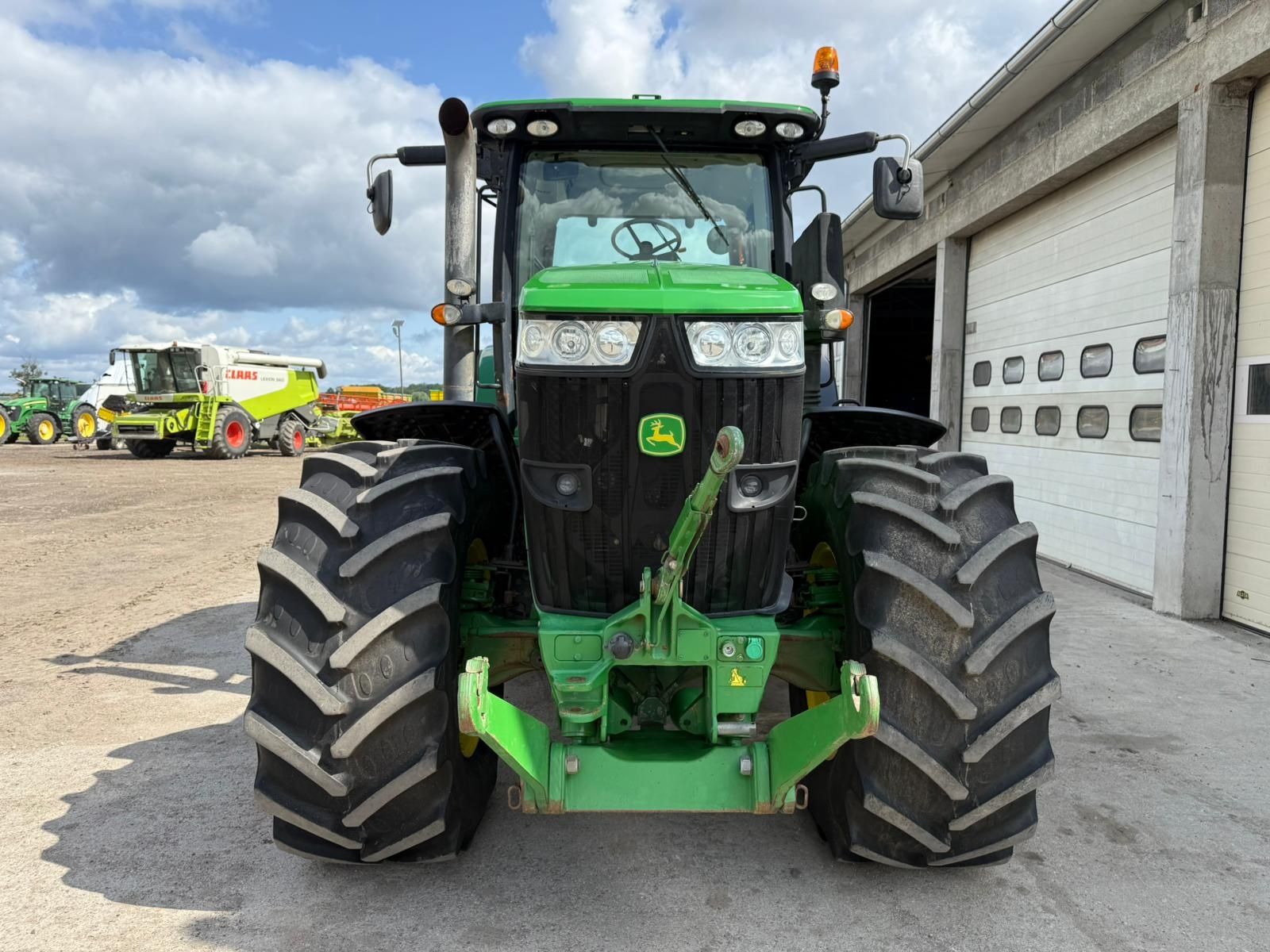 John deere  7230