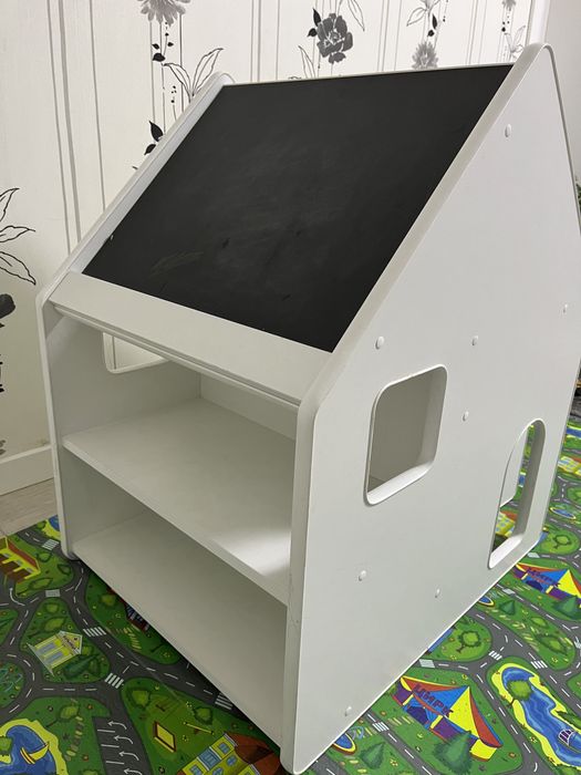 Дитячий будинок-парта