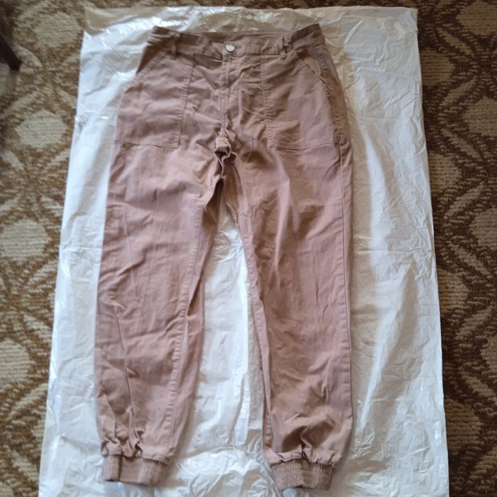 Продам женские джинсы в отличном состоянии.