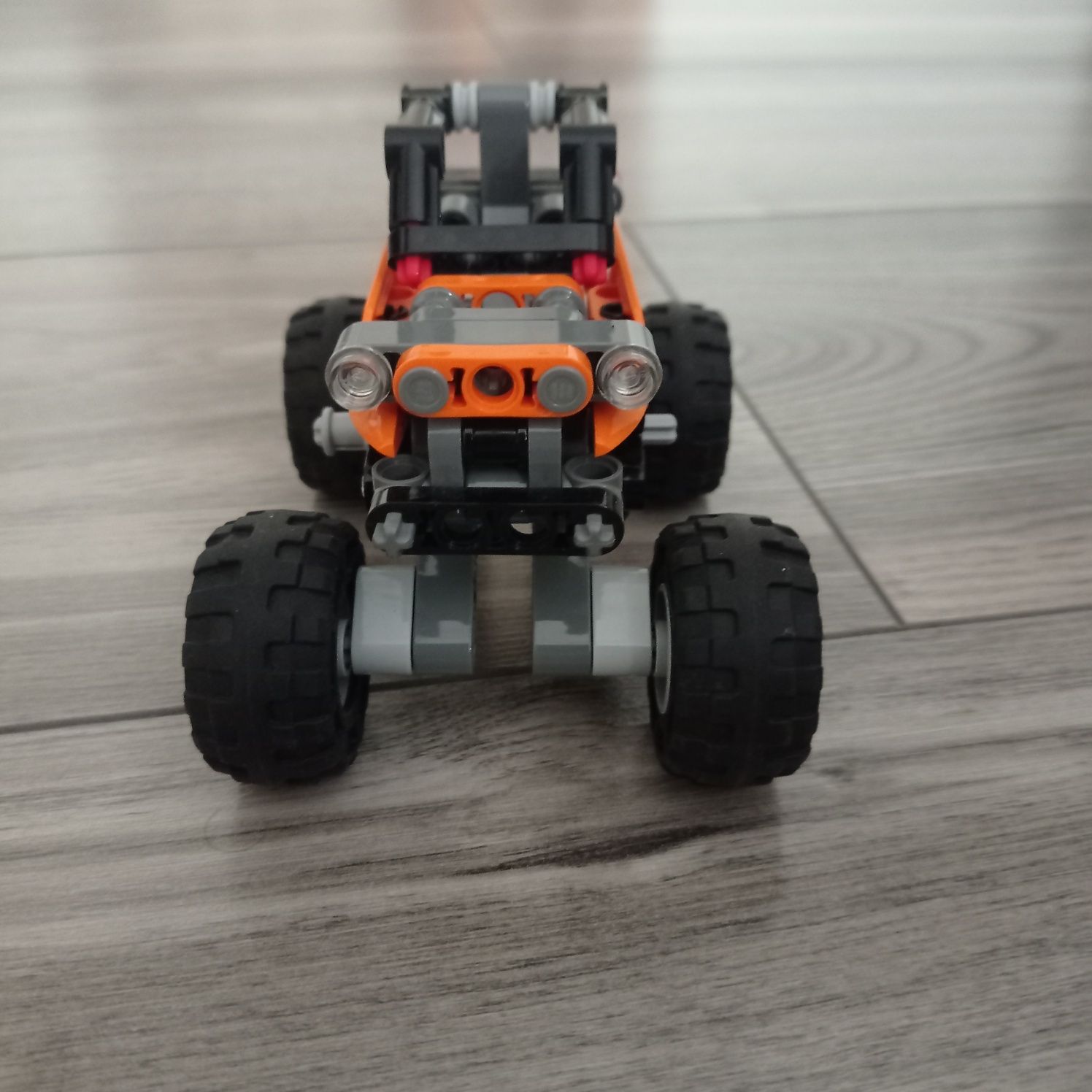 Zestaw LEGO Technic Mały samochód terenowy