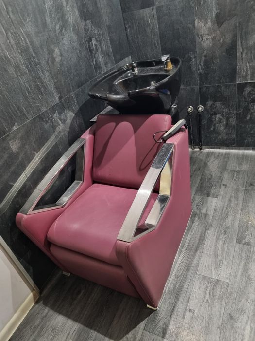 Wyposazenie salonu fryzjerskiego myjki fotele infrazon recepcja