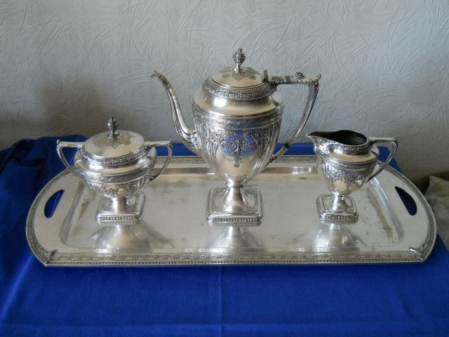 Американский старинный кофейный набор "DERBY SILVER CO."