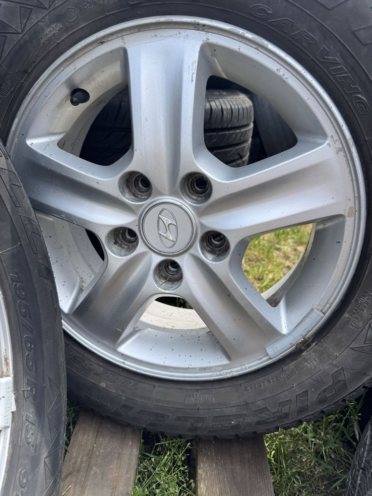 Комплект литые диски оригинал r15 5/114.3 Hundai