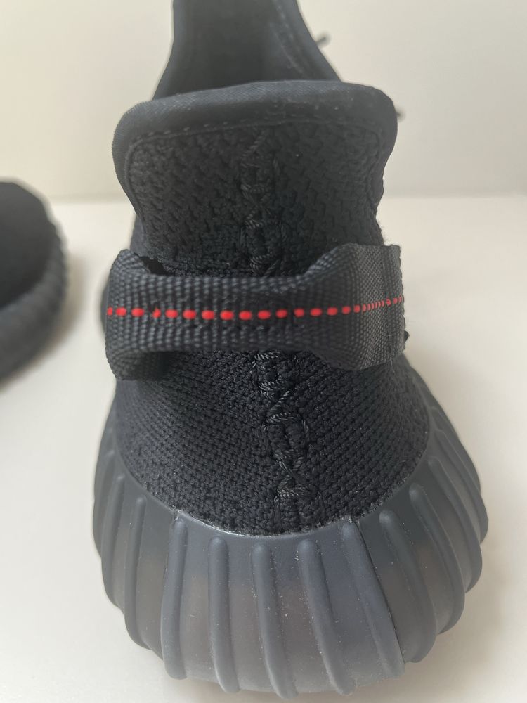 Yeezy bred rozmiar 42