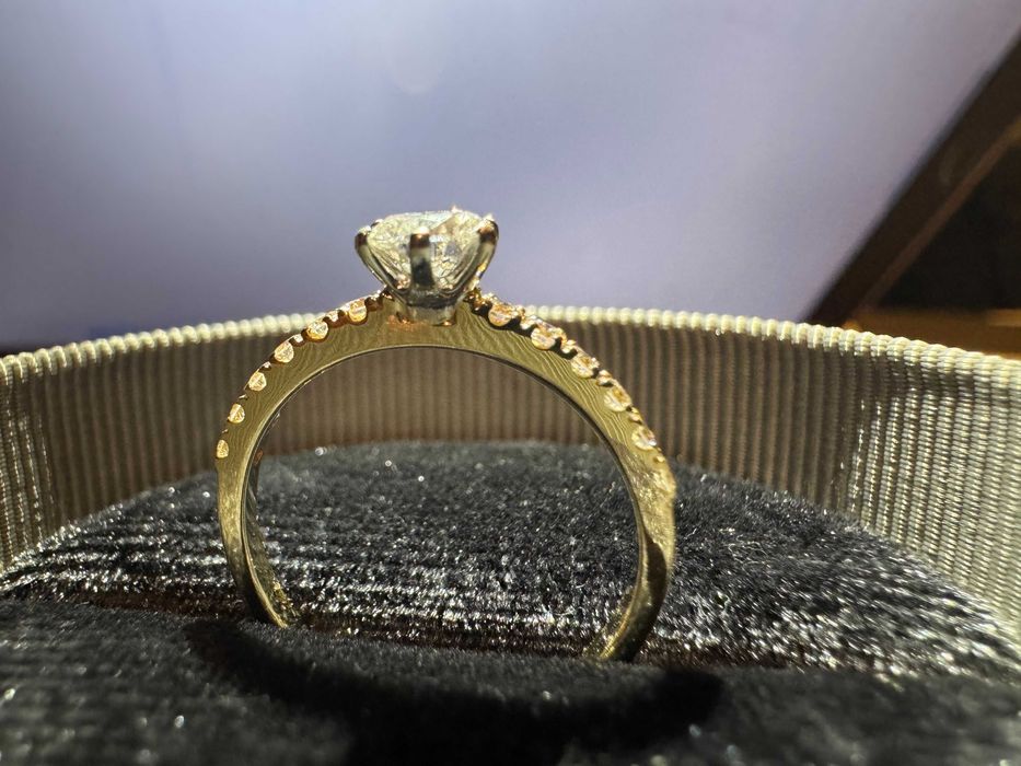 Pierścionek zaręczynowy brylant diament 0.62 ct złoto 1,77g diamenty