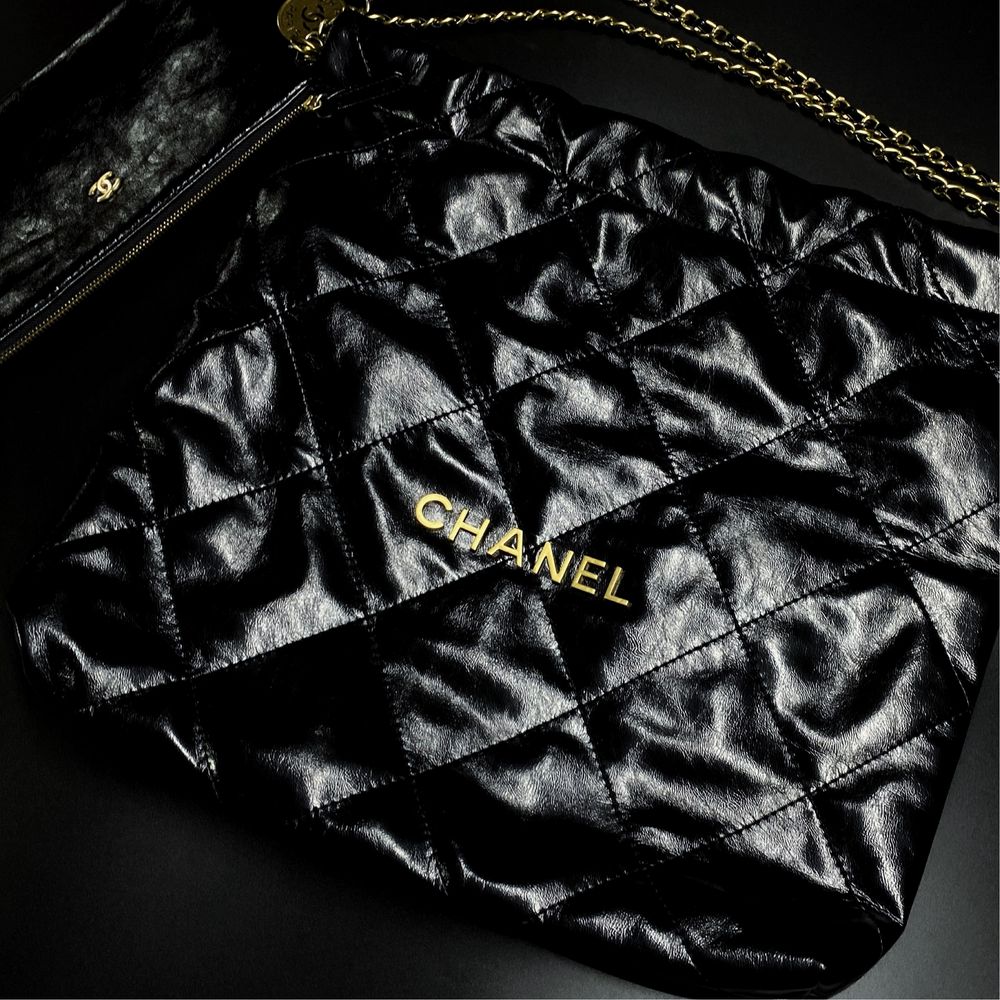 Женская сумка Chanel 22 clafskin handbag оригинал