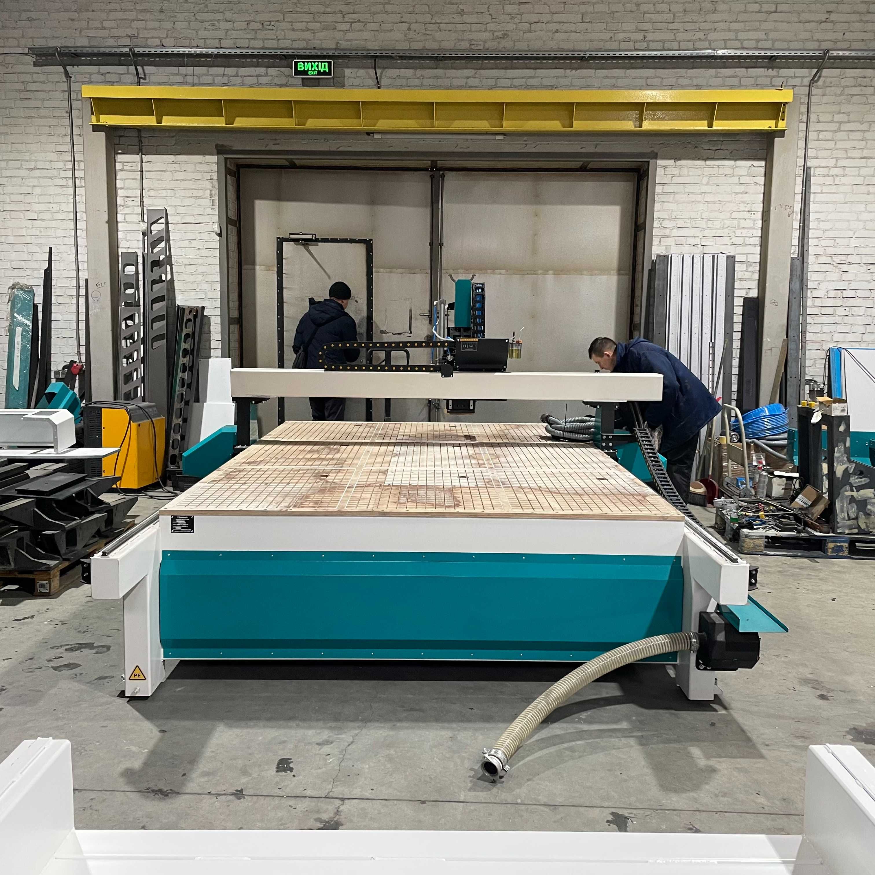 Фрезерний верстат з ЧПУ 2100х3050мм для нестінгу Dominant CNC