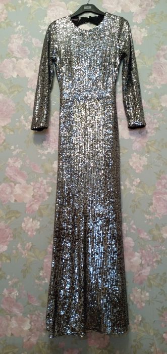 Женское платье в паетках