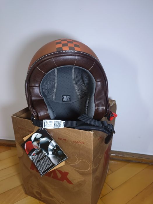 Kask motocyklowy, skuter Włoski Nowy rozmiar L