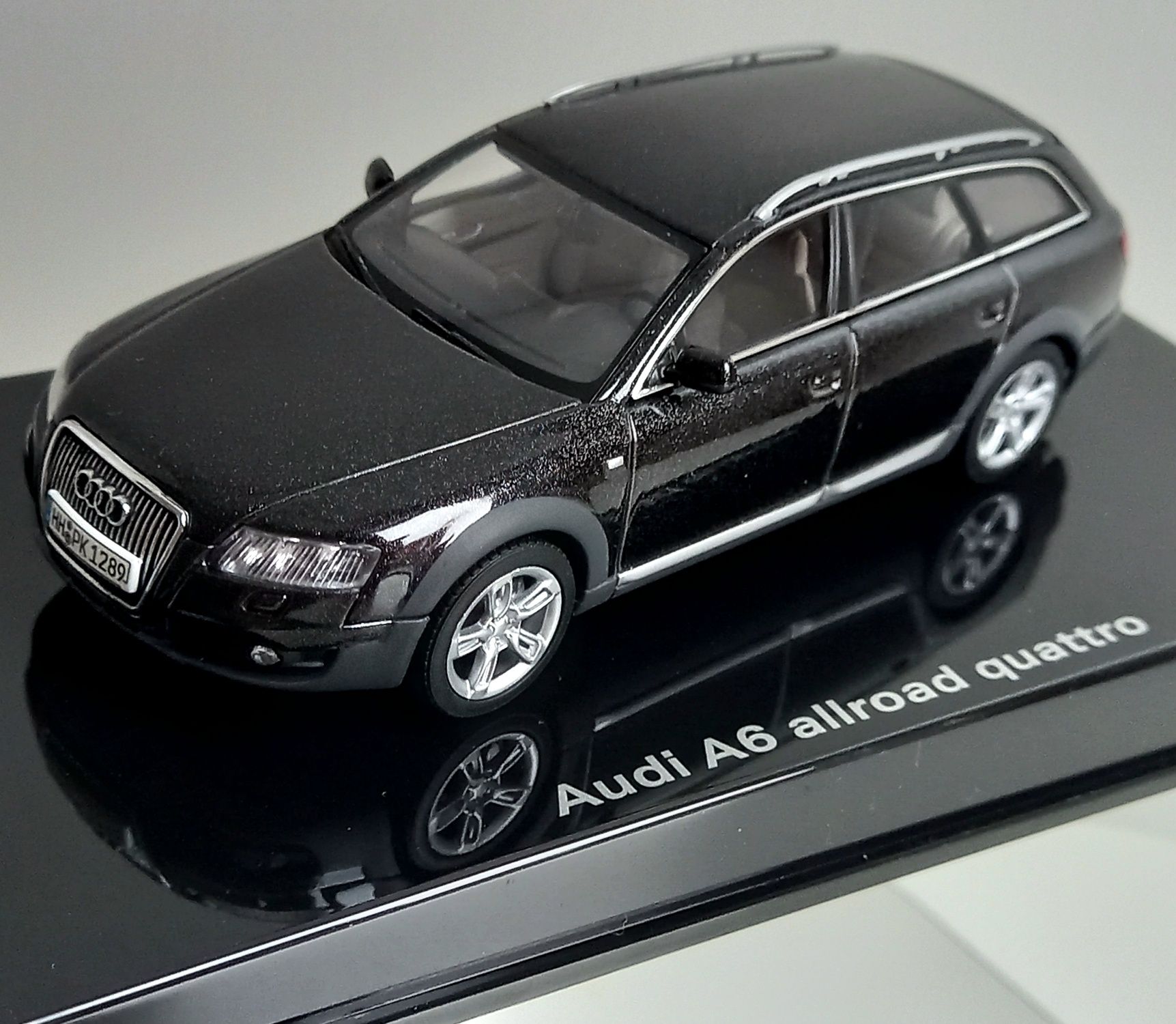 Модель 1:43 Autoart, Audi A6 Allroad Quattro