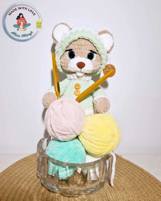 Miś, maskotka szydełkowa