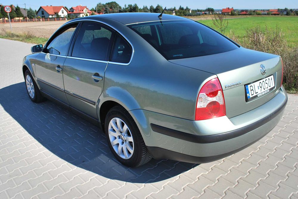 Volkswagen Passat 1.6 102KM 2002r.