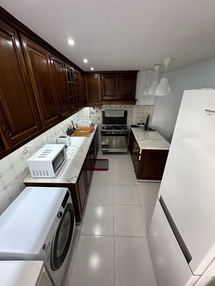 QUARTO em amplo t4 em Entroncamento São João Baptista