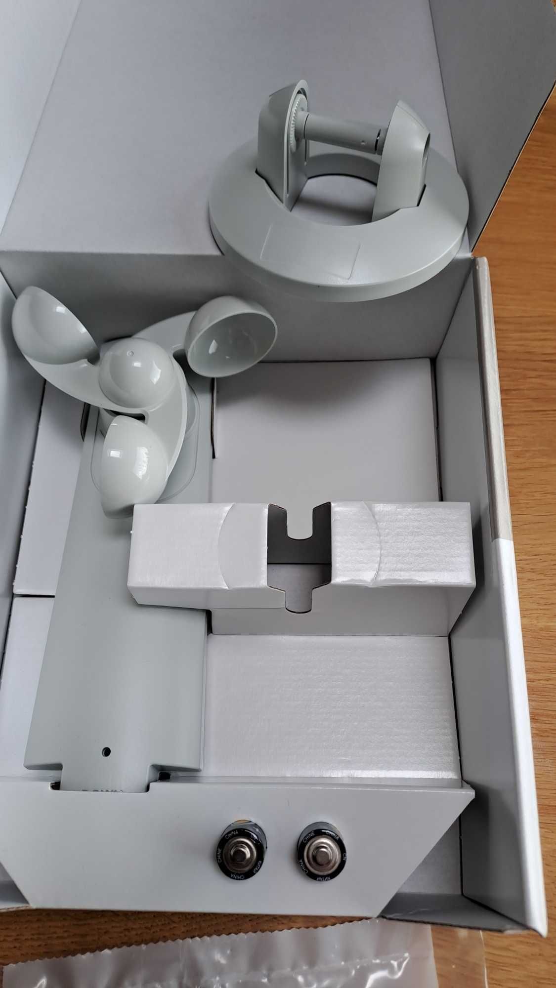Somfy Eolis WireFree io - dwukierunkowy radiowy czujnik wiatrowy