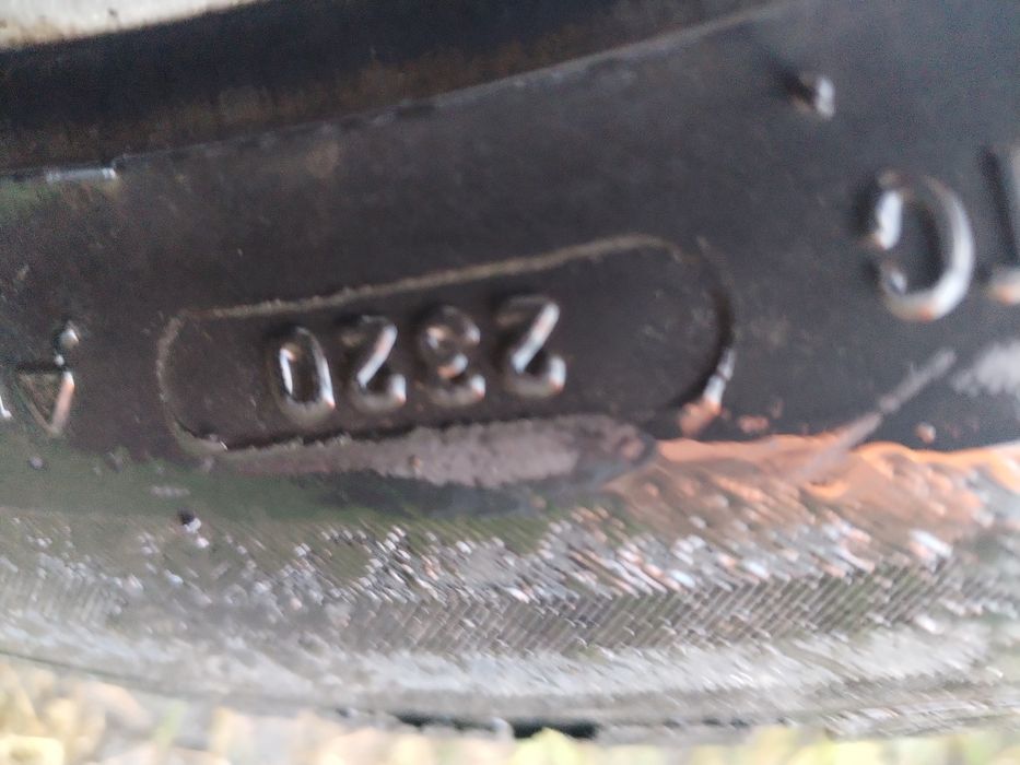 4 koła aluminiowe Passat z oponami zimowymi  205/55/16