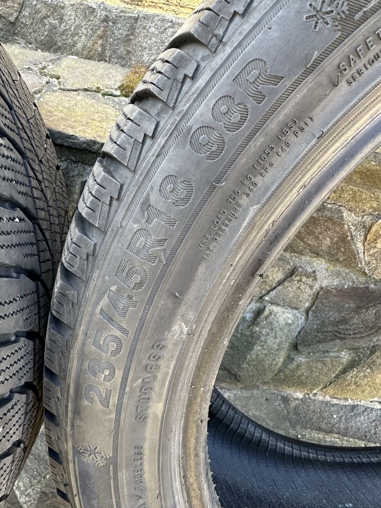 Пара шин Triangle Snowlink PL01 235/45 r18 98R