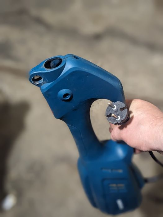 Продам триммер Зенит ЗТС-1800 в нерабочем состояни