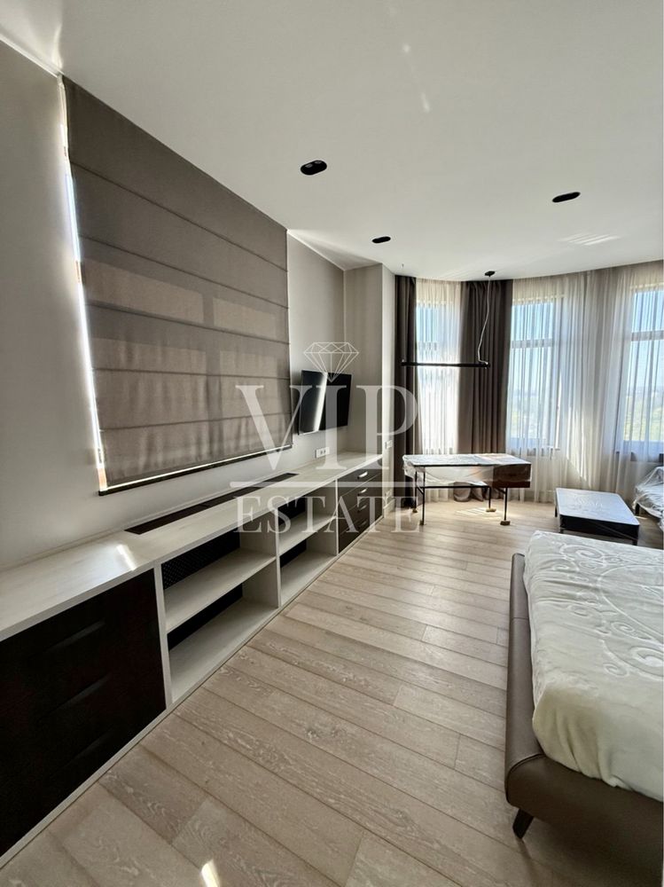 Первая сдача, 3 к.кв.,130 м.кв., ЖК Фаворит, Сумская 130-Г, Авантаж