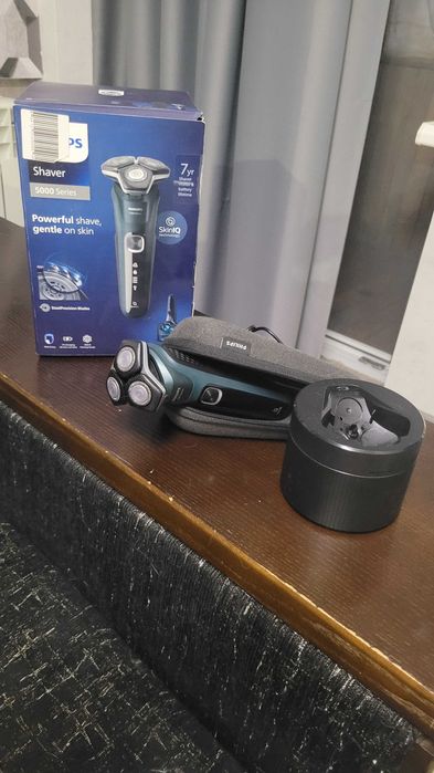 Продам электробритву PHILIPS S5884/50 серии 5000