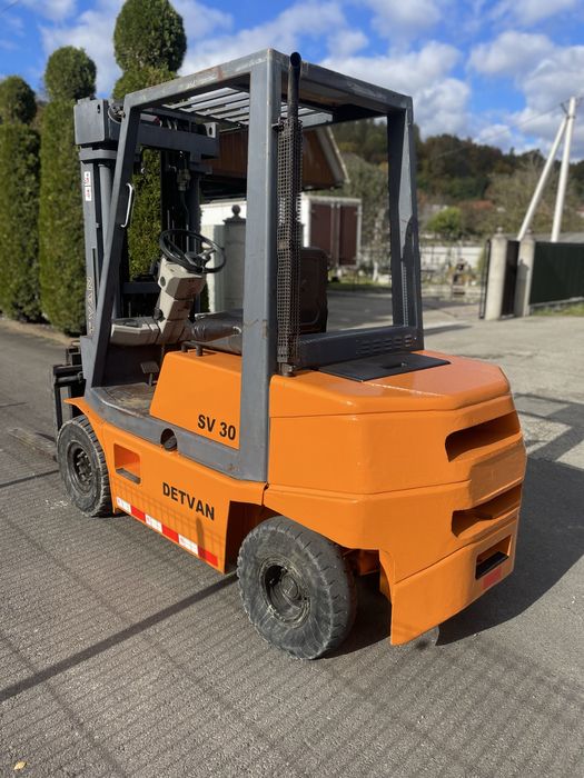 Вилочный Погрузщик Кара 3т