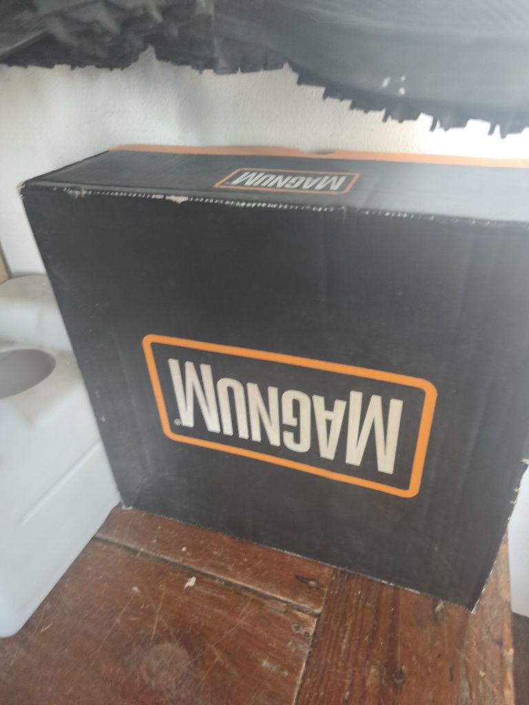 Botas Magnum 41 novas
